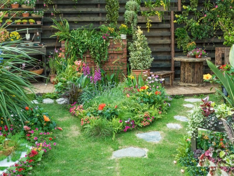 beautiful garden home ideas with plants and flowers